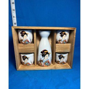 Vintage 5 Piece Japanese Sake Set Ceramic Painted Geisha Wood Display Box